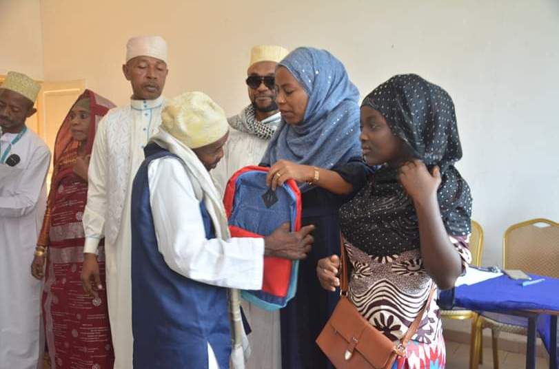 image Don de l’agence DarZakat  / 60 écoliers bénéficient de fournitures scolaires